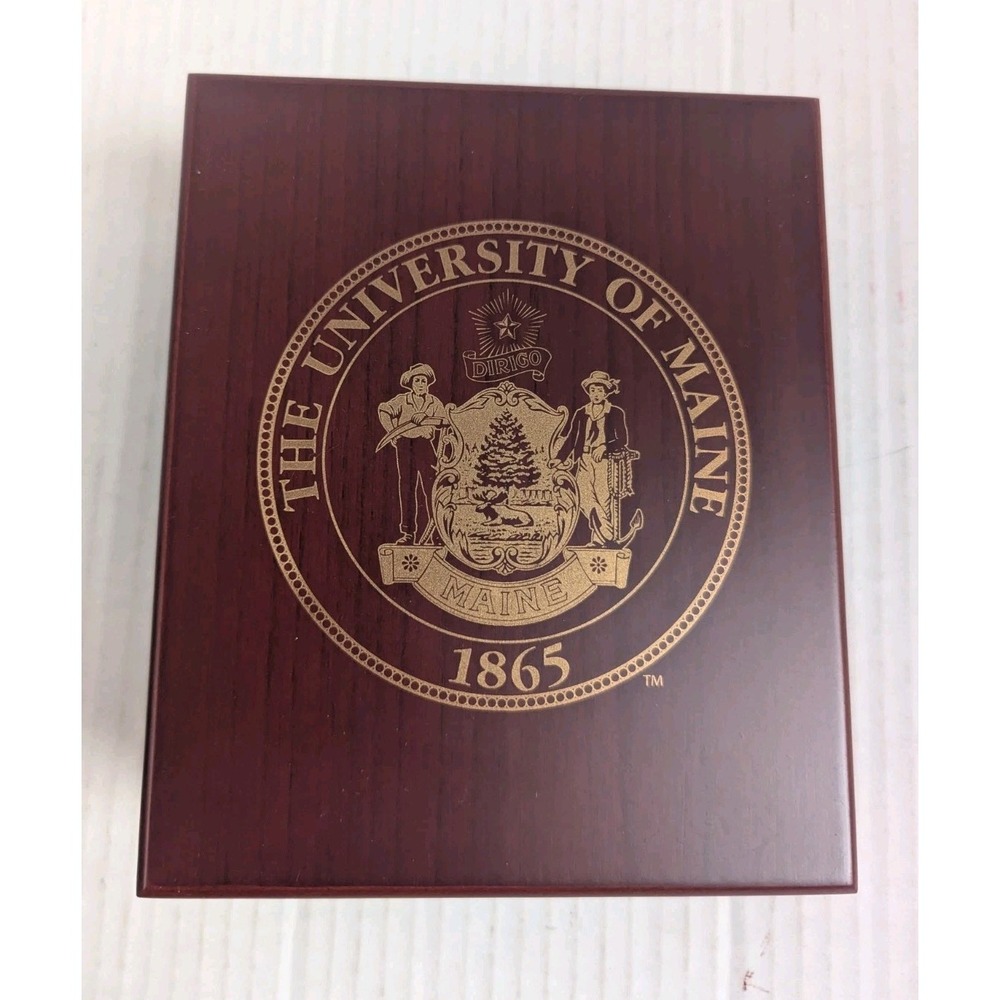 The University Of Maine Photo Album 4x6 Wooden  Cover Collegiate Licened NEW